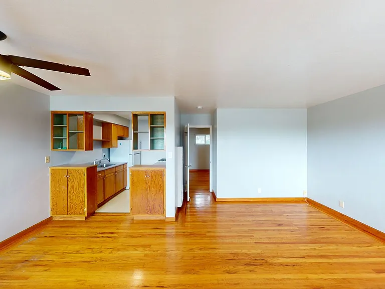 845 Macarthur Blvd — Photo 2