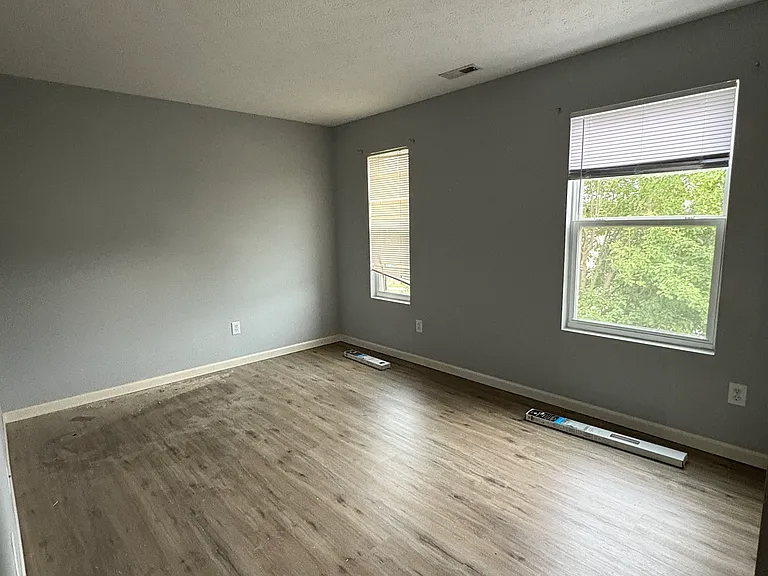5221 Bombay Dr — Photo 11