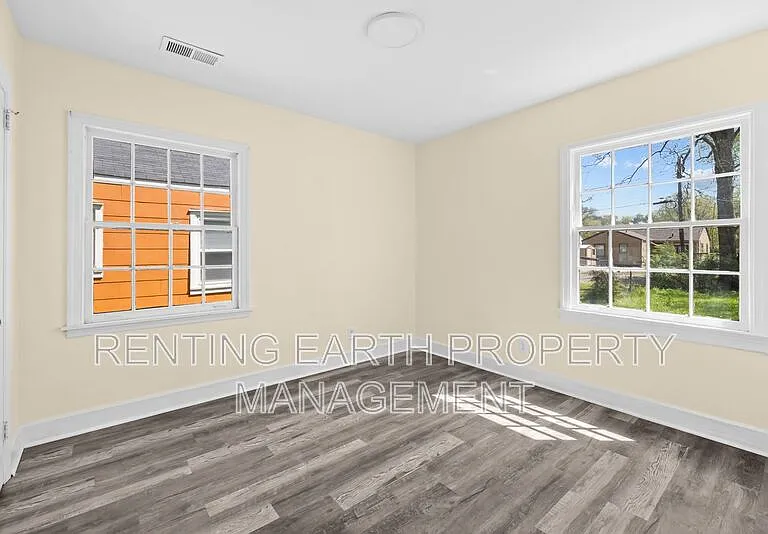 2617 Avenue K — Photo 8