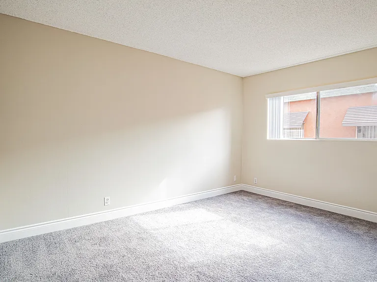 21729 Verne Ave #6 — Photo 12