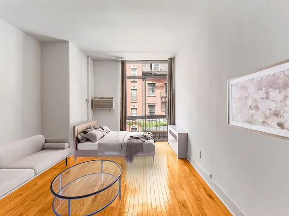 184 Thompson St APT 2P, New York, NY 10012