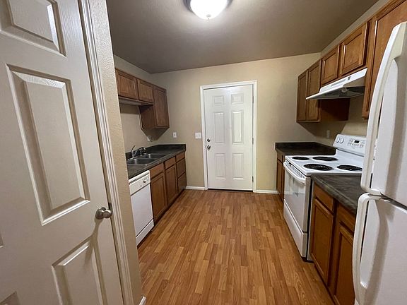 4th image of 5273 NE Stephens St