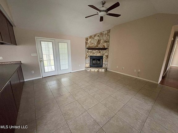 3rd image of 501 Pratt Rd