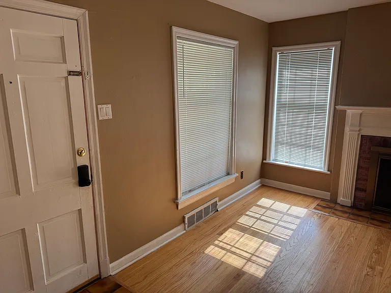 7549 Hiawatha Ave — Photo 17