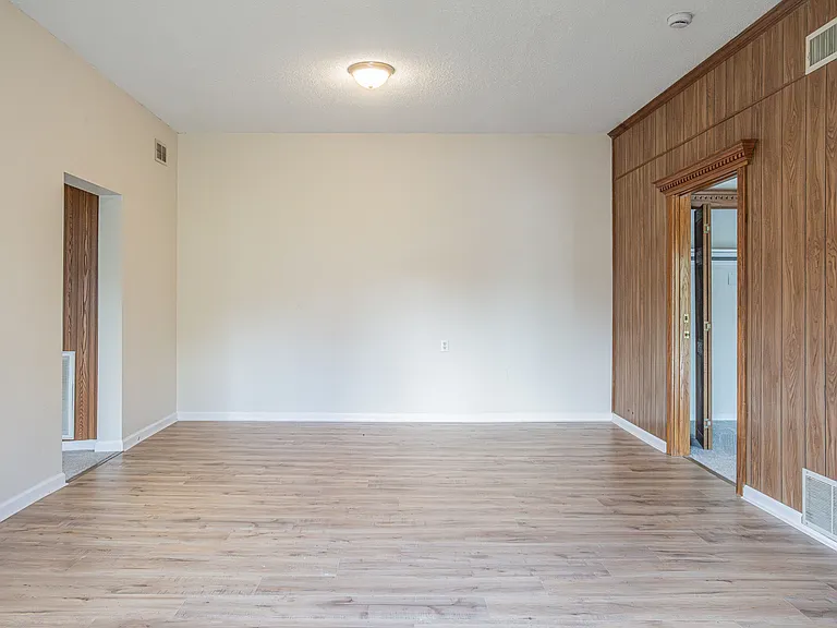 3245 Highway 61 E #1 — Photo 3