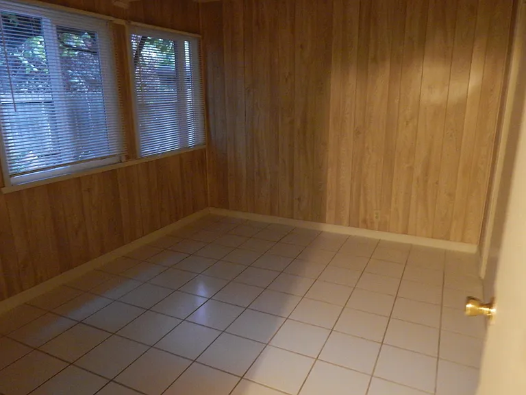 725 Adeline Pl — Photo 3