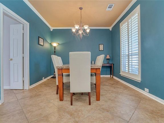 3rd image of 2735 Excalibur Dr