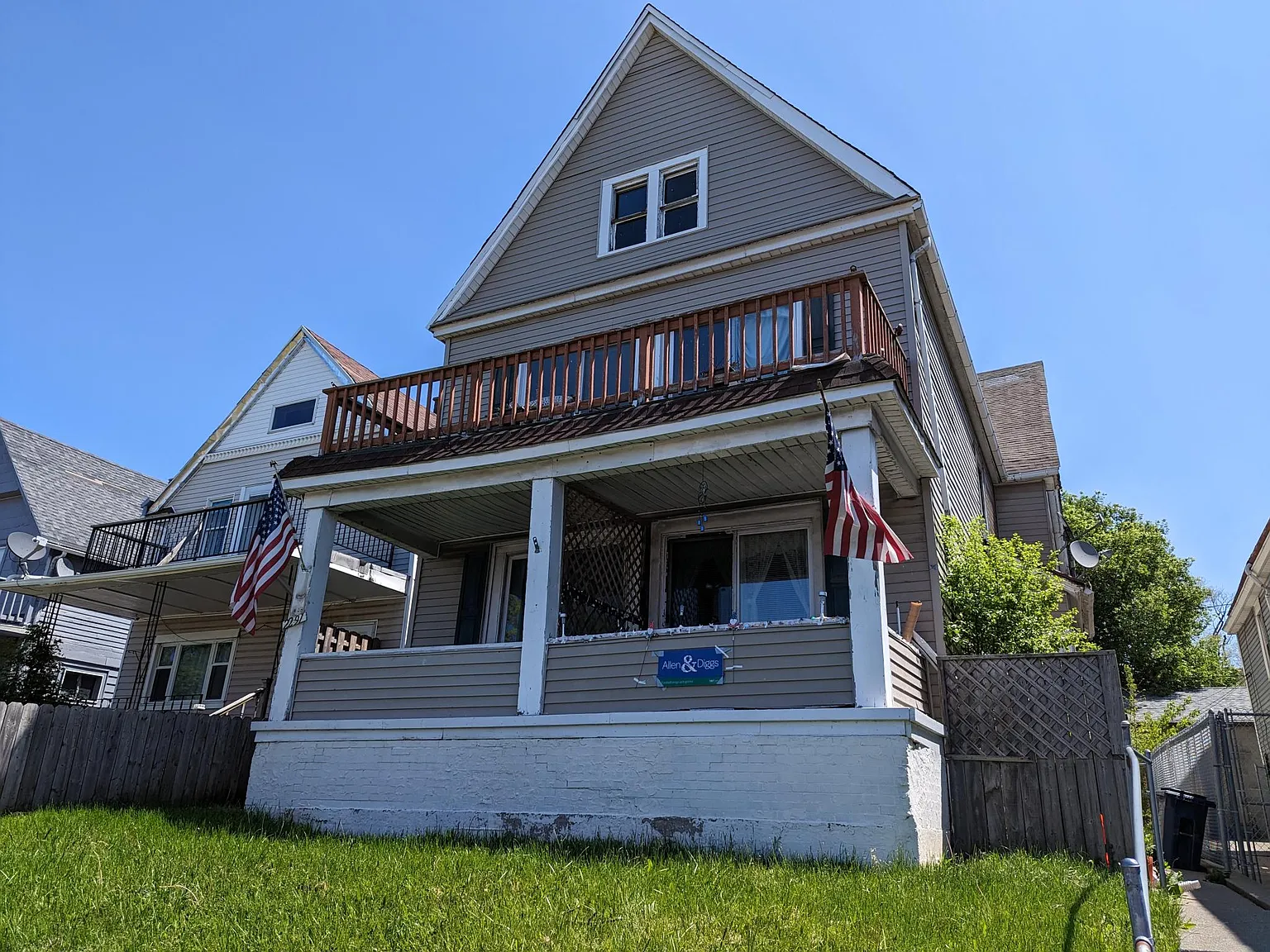 2 bed, 700 sqft, $825 — Photo 1