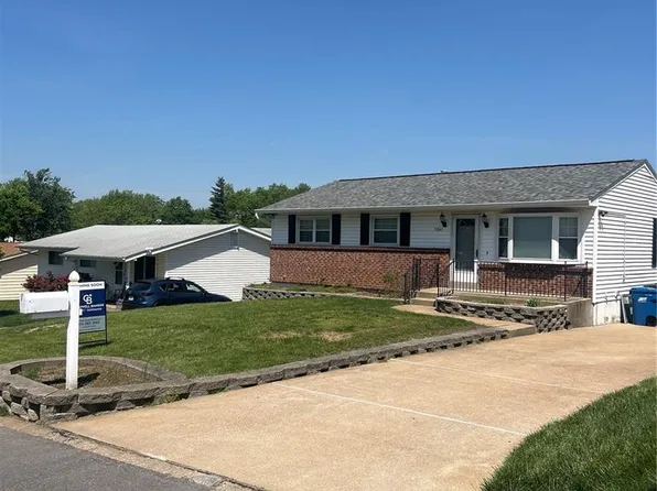 11141 Pine Forest Dr, Saint Louis, MO 63126