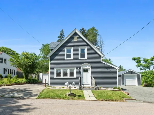 674 Plymouth St, Holbrook, MA 02343