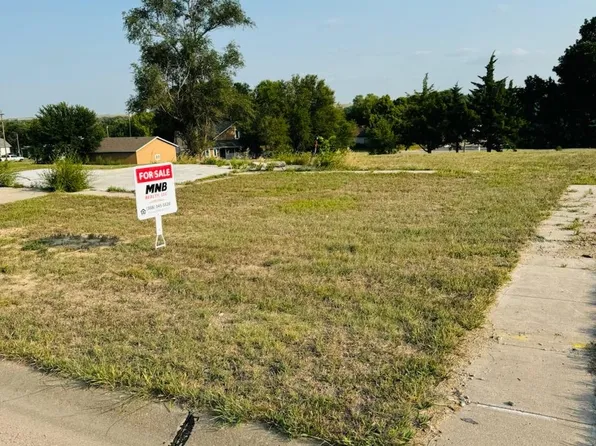 307 H St, Indianola, NE 69034