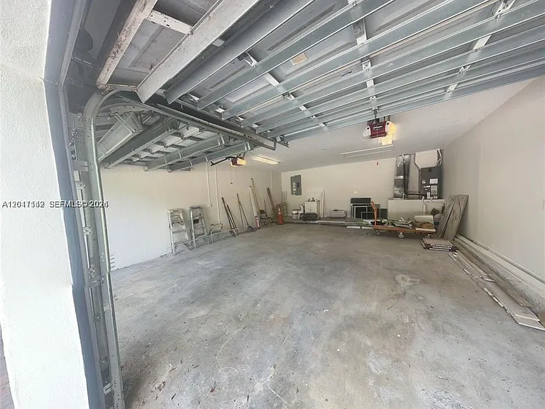 2701 NW 105th Ter — Photo 10