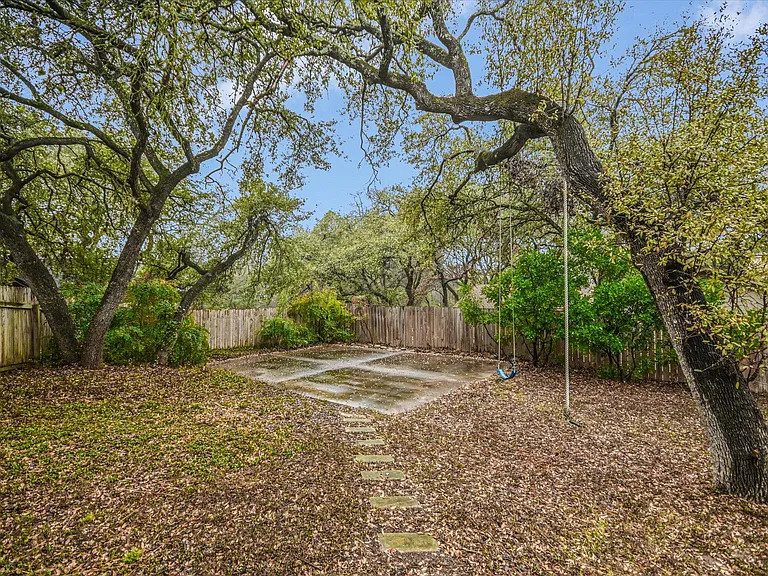 3207 Eanes Cir #A — Photo 12
