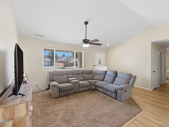 4th image of 5290 N ROBERT Road