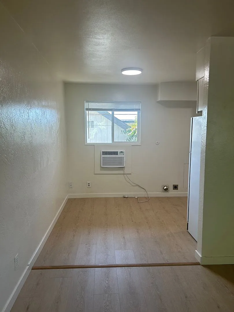 6508-1g - 721 Bennett Ave #1-12 — Photo 4