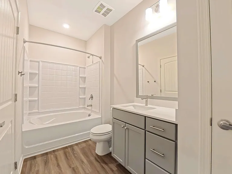 Bathroom with Garden Tub