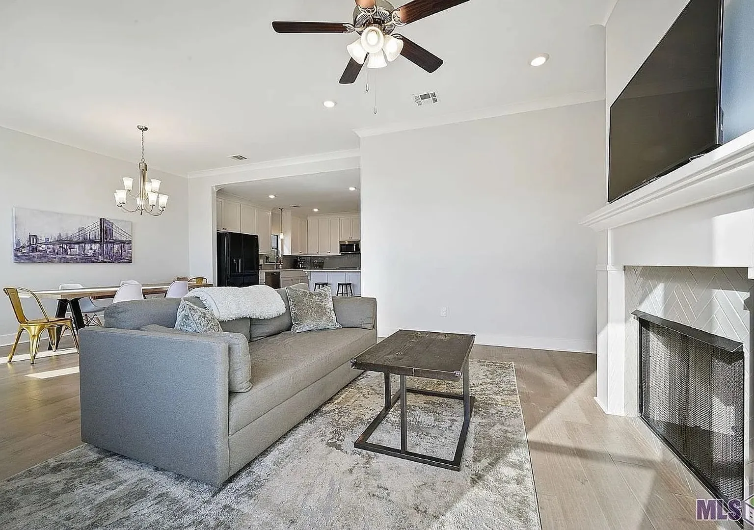 3 Bedroom Home In Shoe Creek — Photo 3