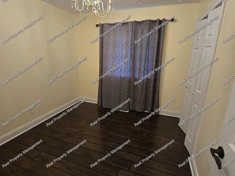3788 Kingsway Dr — Photo 8
