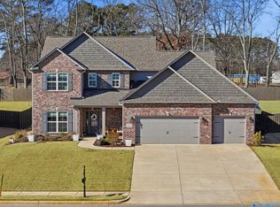 212 Somerdale Ln, Huntsville, AL 35811