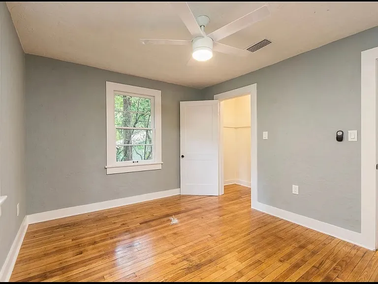 722 NE 4th Ave — Photo 13
