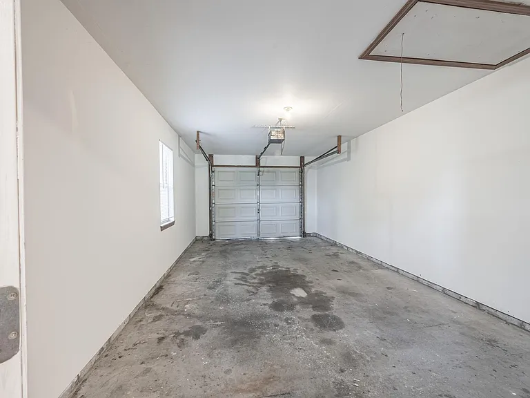 44 Arlington Ct — Photo 28