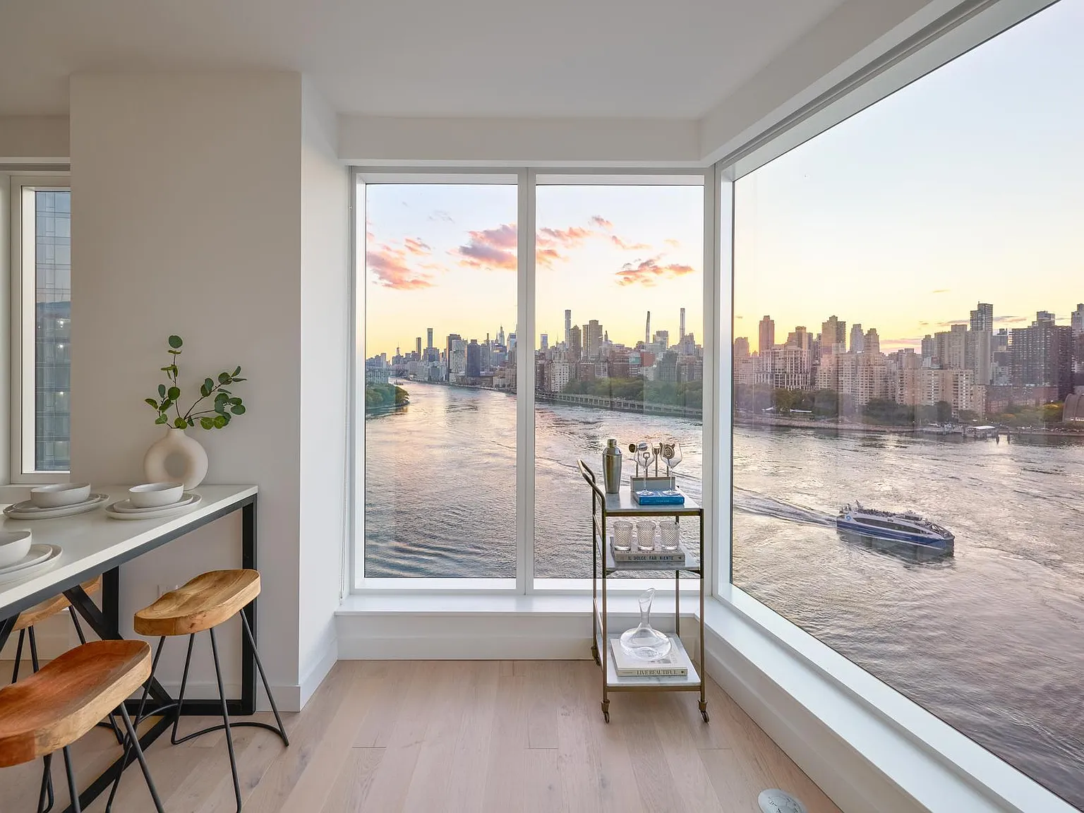 20 Halletts Point — Photo 1