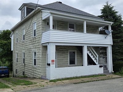 328-328A Chestnut St, Vandergrift, PA, 15690