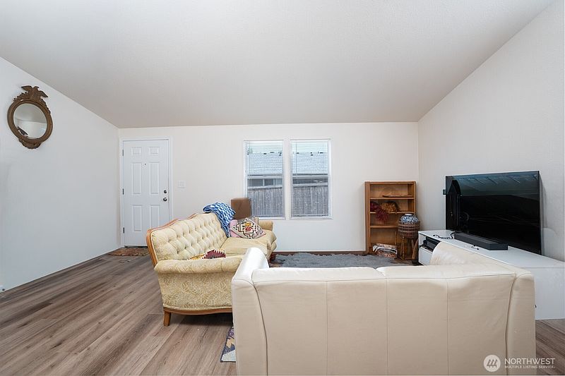 4th image of 1402 103rd Street E
