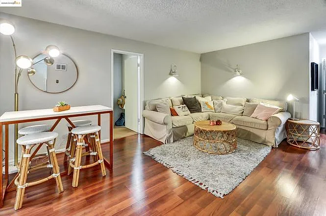2 Panoramic Way #201 — Photo 6