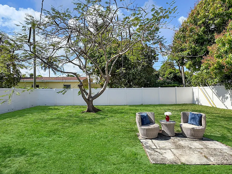 3331 Lake Ave — Photo 14