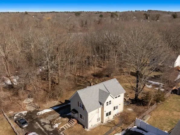 9 Akron Ln, Taunton, MA 02780