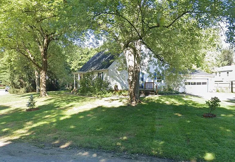 7050 Caroline Ave — Photo 4