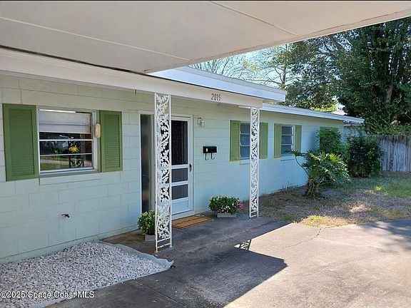 2nd image of 2015 Malinda Ln