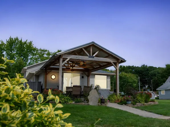 1850 N Shore Dr, Rome City, IN 46784
