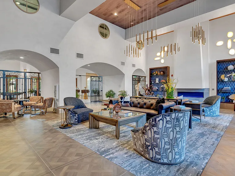 Gables Villa Rosa — Photo 20