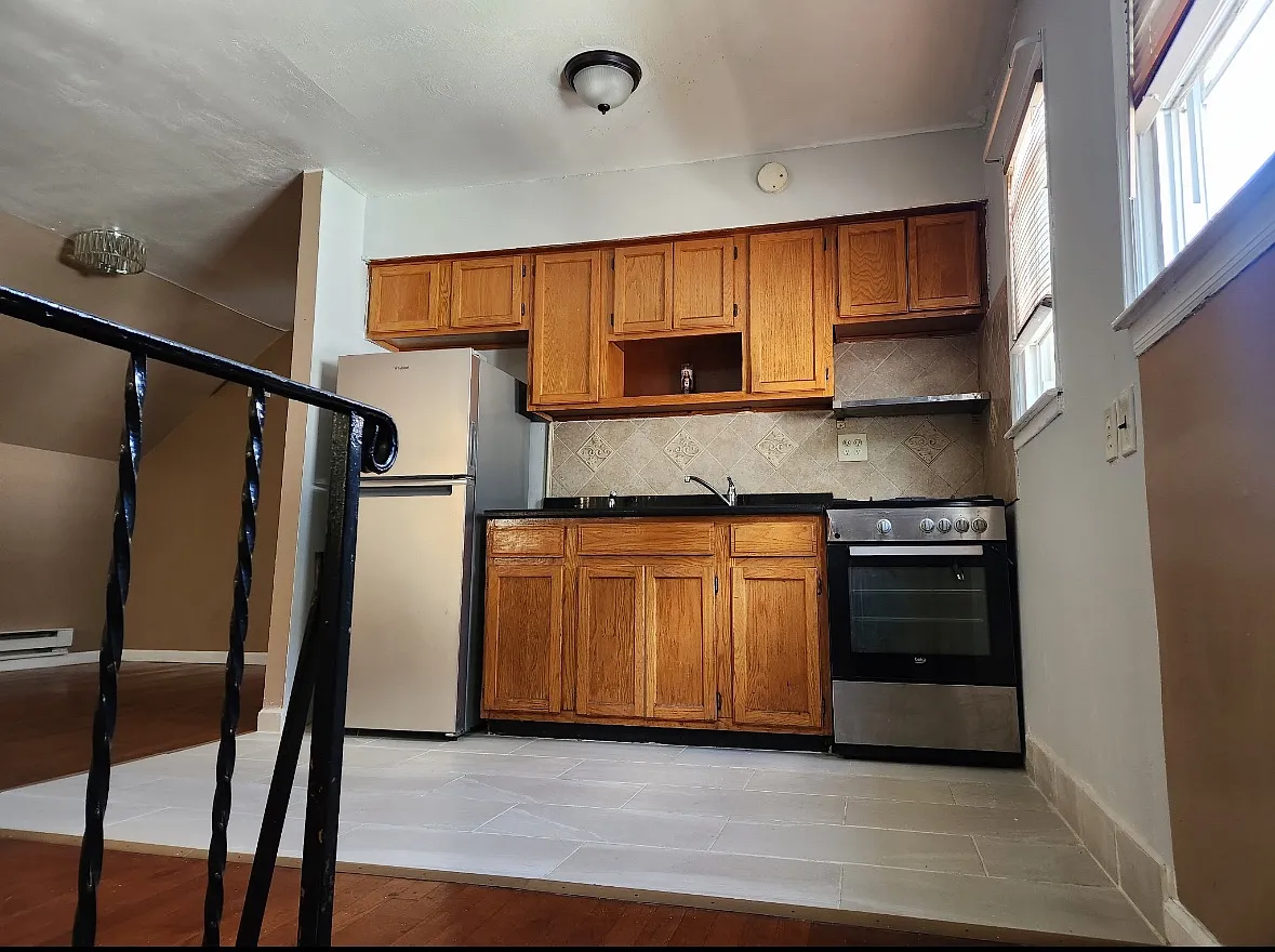 2 bed, $2,100 — Photo 1