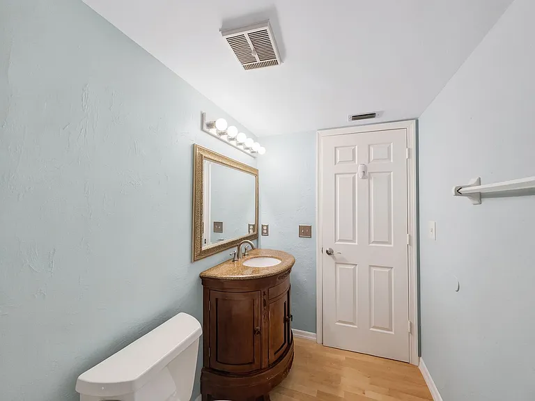 3041 Sandpiper Bay Cir #H201 — Photo 31