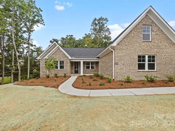 1028 Lyndon Dr, Lancaster, SC 29720