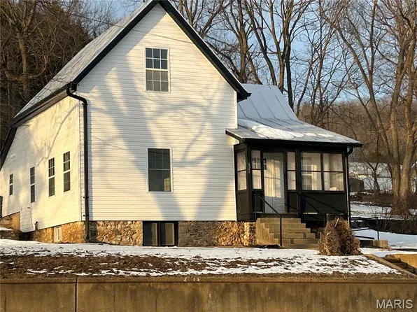 621 W Osage St, Pacific, MO 63069