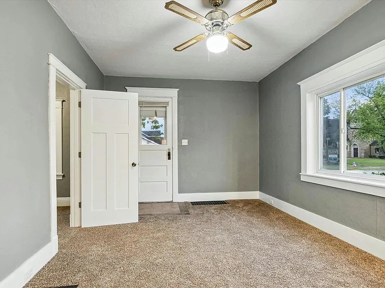2901 Wall St — Photo 15