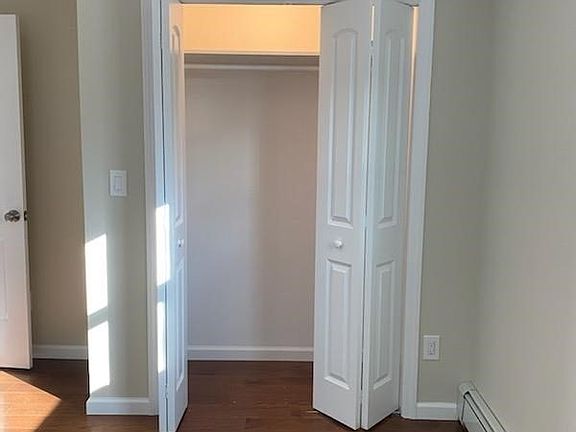 5th image of 92 Sycamore St