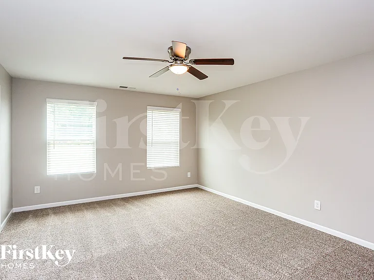 2814 Curbstone Ln — Photo 10