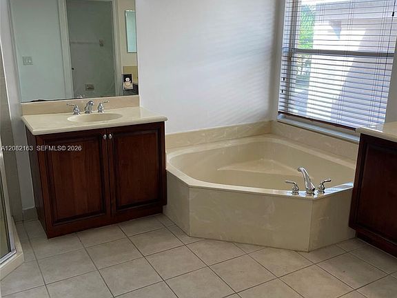 5th image of 17404 SW 47th Ct