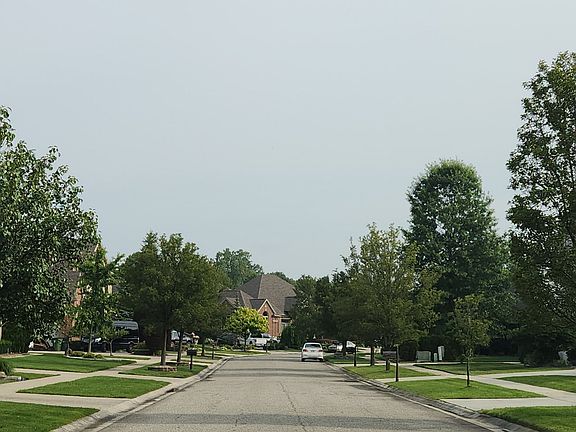 5th image of 55590 Whitney Ct
