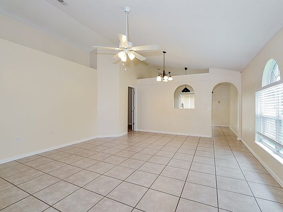 3rd image of 12641 Parkbury Dr