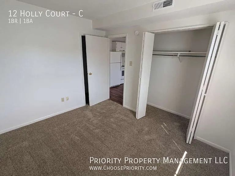 12 Holly Ct #C — Photo 7