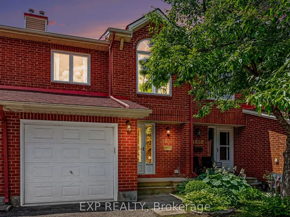 1856 Summerfields Cres #25, Ottawa, ON K1C 7B7