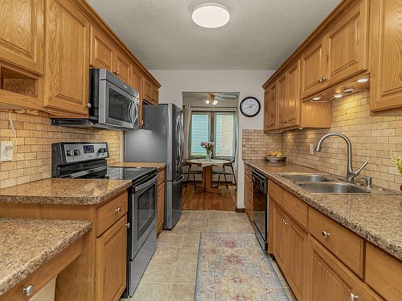2nd image of 1217 Brighton Sq