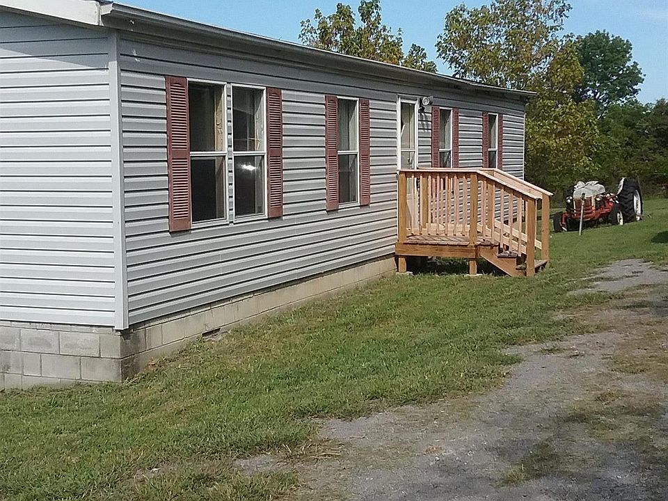 1st image of 17 Brittany Ln