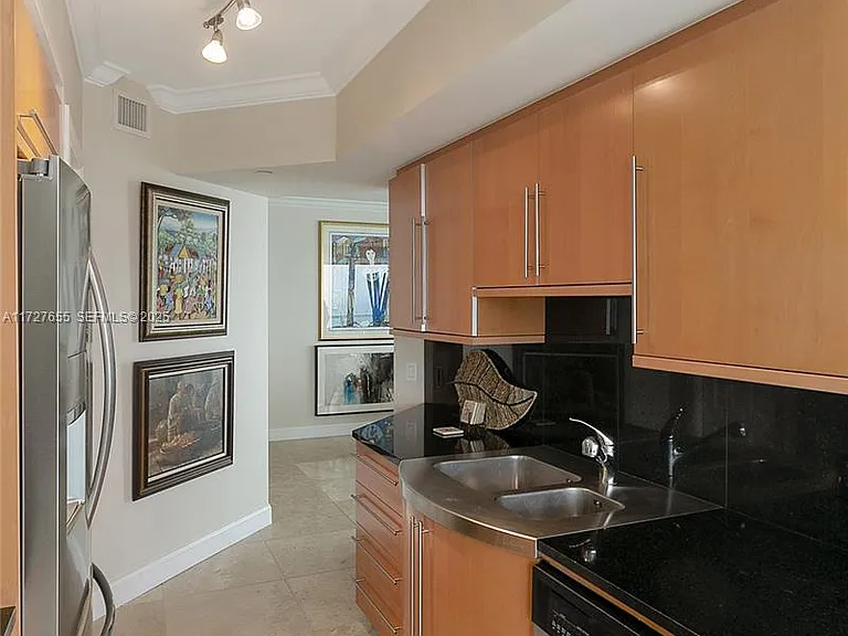 6365 Collins Ave #3401 — Photo 8